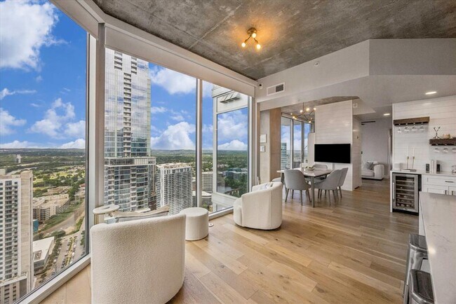 Foto del edificio - 360 Nueces St