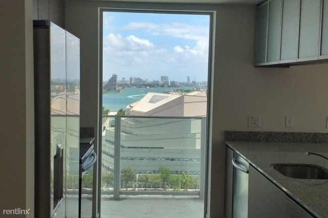 Foto del edificio - 2 br, 1 bath  - 60 NE 14th St Art Plaza