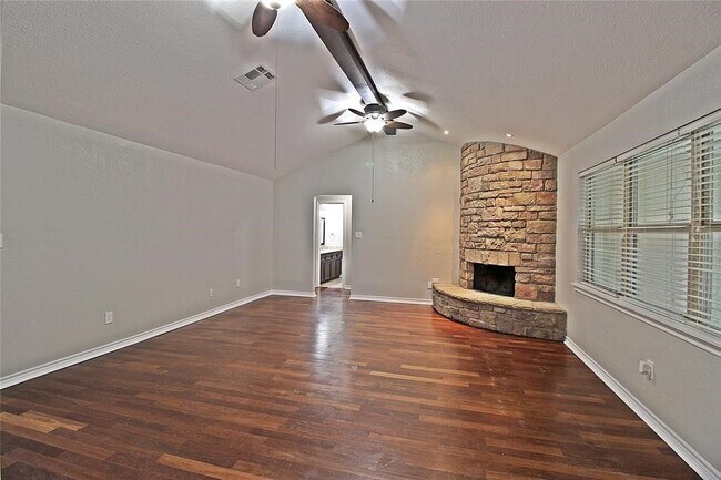 Building Photo - 2074 Shadow Rock Dr