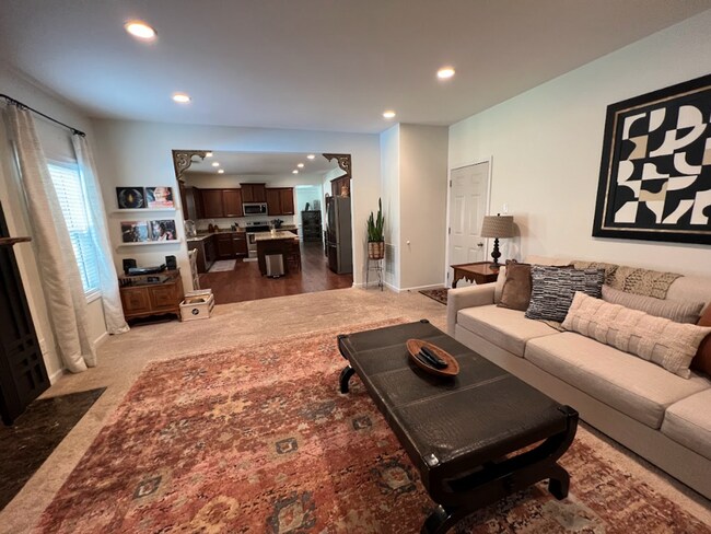 Foto del edificio - 8 Crestwood Ct