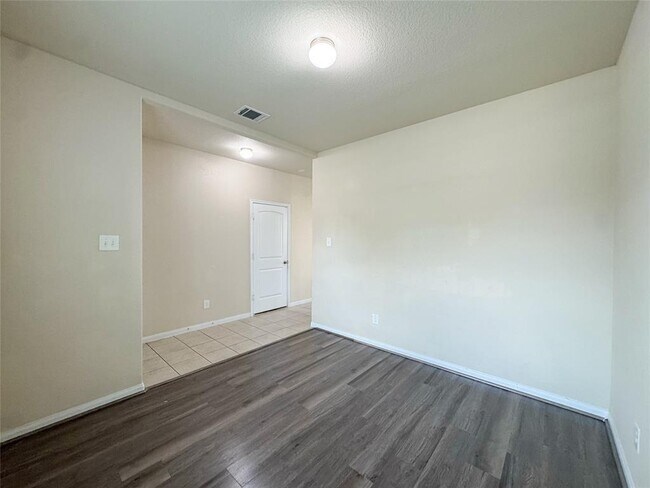 Building Photo - 24915 Puccini Pl