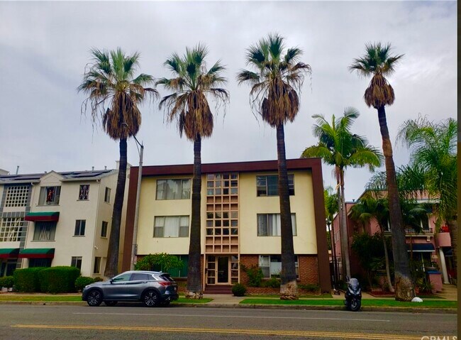 Foto del edificio - 1015 E Ocean Blvd