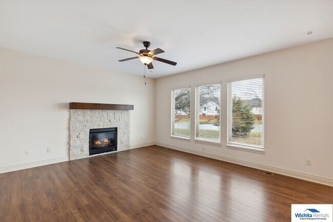 Foto del edificio - 4 bedroom 3 bath - Andover - ***Andover Sc...