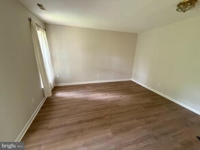 Building Photo - 5714 Goldfinch Ct