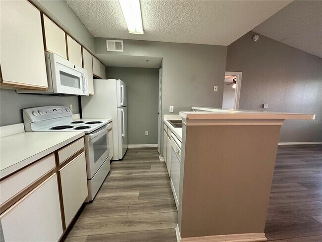 Building Photo - 2218 Grand Cayman Ct