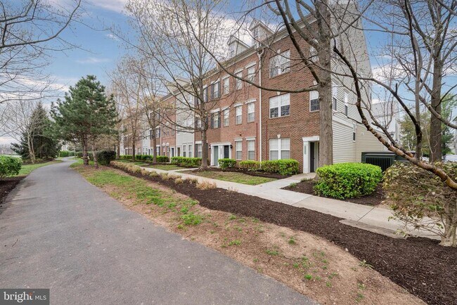 Foto del edificio - 42461 Rockrose Square