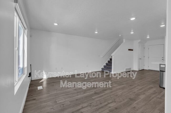Foto del edificio - 2786 N Airmen Ave