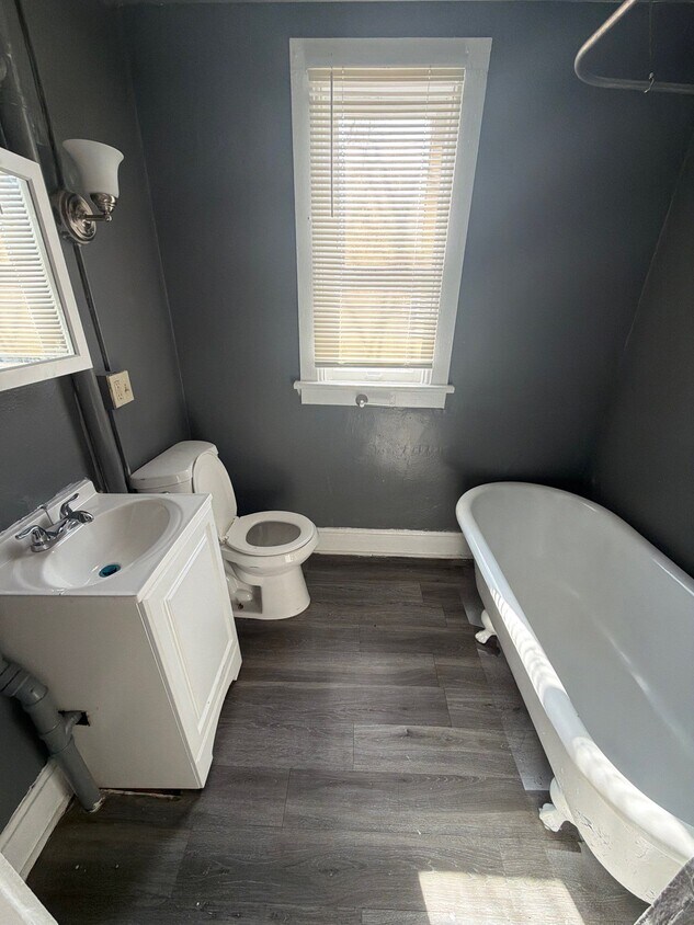 Foto del edificio - 644 Thomas Ave W