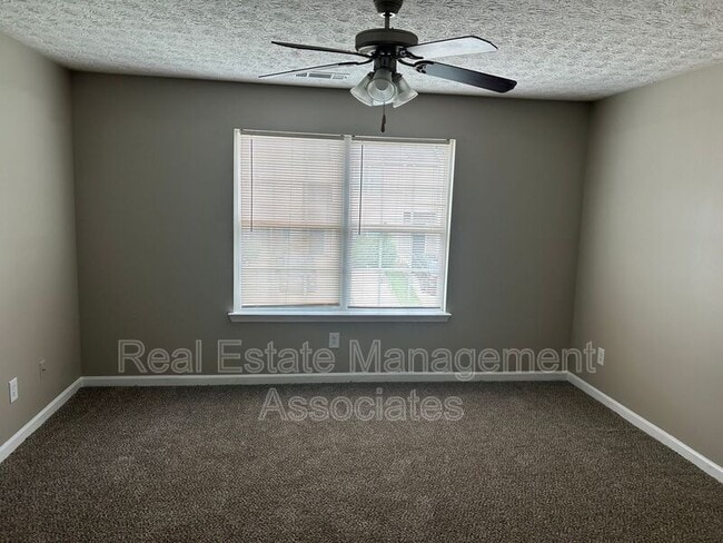 Foto del edificio - 1733 Carrington Dr