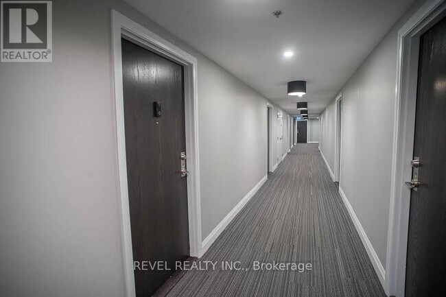 Photo du bâtiment - 7711-7711 Green Vista Gate