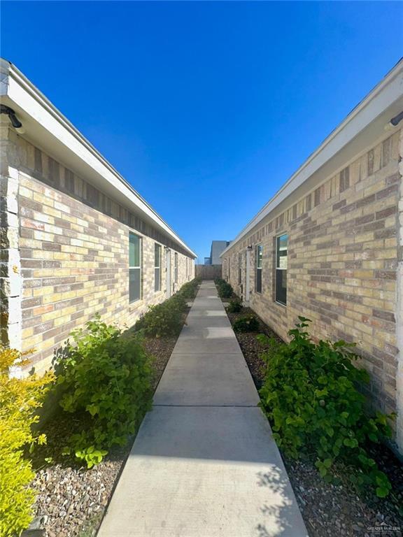 Foto del edificio - 5007 N Hiawatha Dr