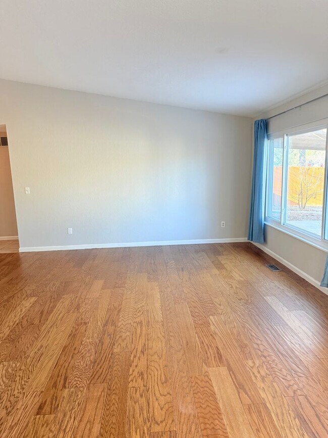 Foto del edificio - 3120 Mirage Dr