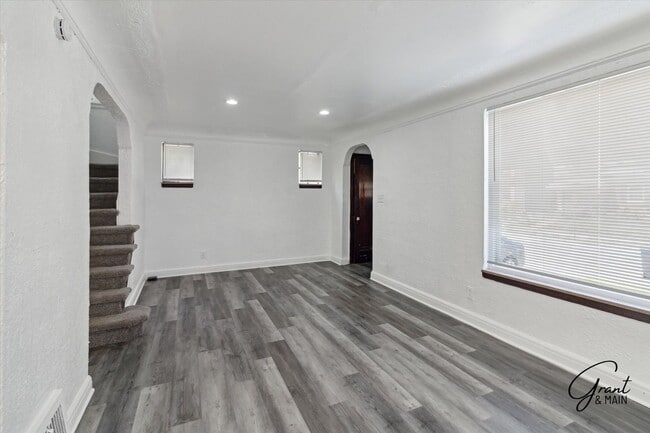 Building Photo - #1300 3 bedrooms