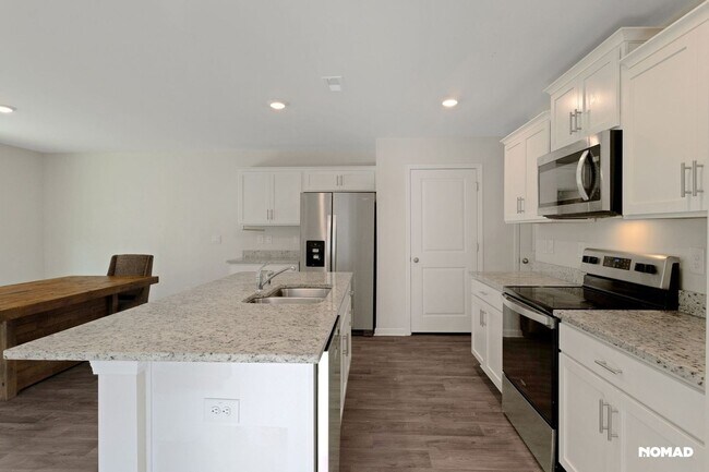 Foto del edificio - Charming 4BR House in Greensboro