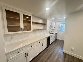 Building Photo - 12642 NW Barnes Rd