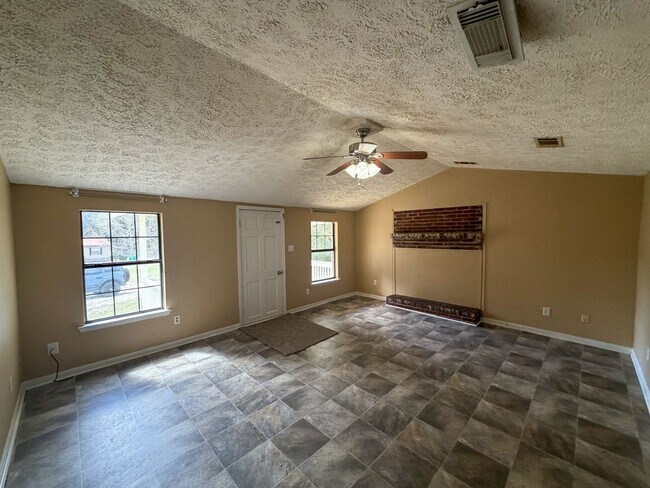 Foto del edificio - 1026 E Chestnut Ave