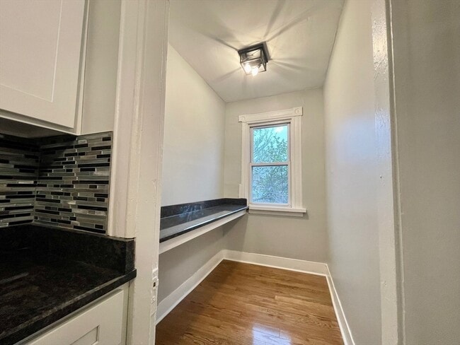 Building Photo - 119 Revere St