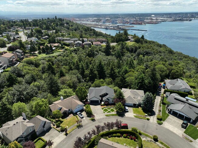 Foto del edificio - Sophisticated and Elegant home is located in Harbor Ridge at Browns Point. Spacious 4 bedroom, 4 ...