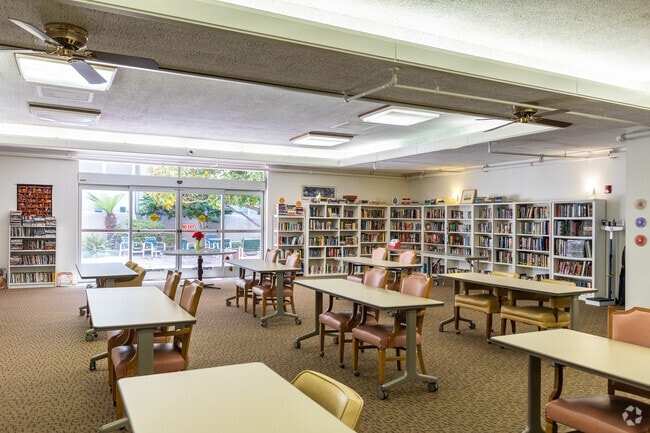 Biblioteca - Bonnie Brae Terrace