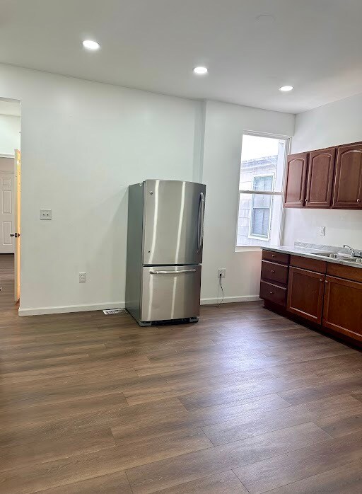 Foto del edificio - 357 E Philadelphia St