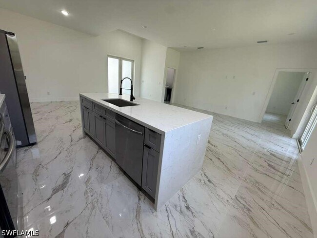 Foto del edificio - 908 Winters St E