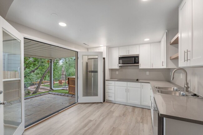Foto del edificio - 4875 Garden Trail