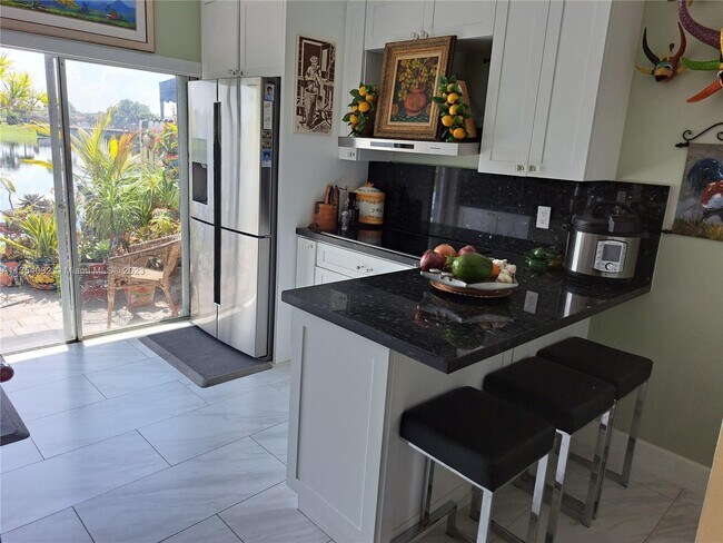 Foto del edificio - 6920 NW 173rd Dr