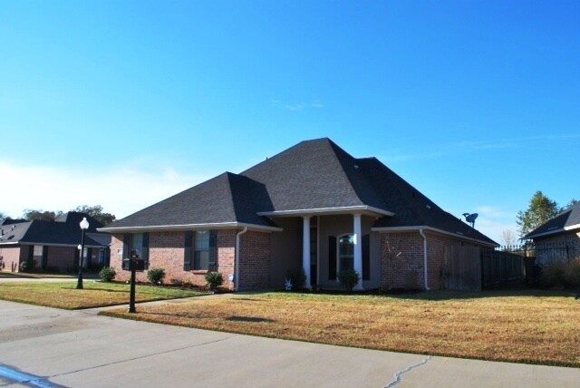Primary Photo - Lovely Home for Lease in Plantation Trace ...