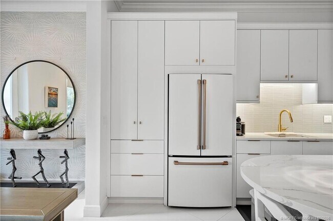 Foto del edificio - 521 SW Ocean Blvd