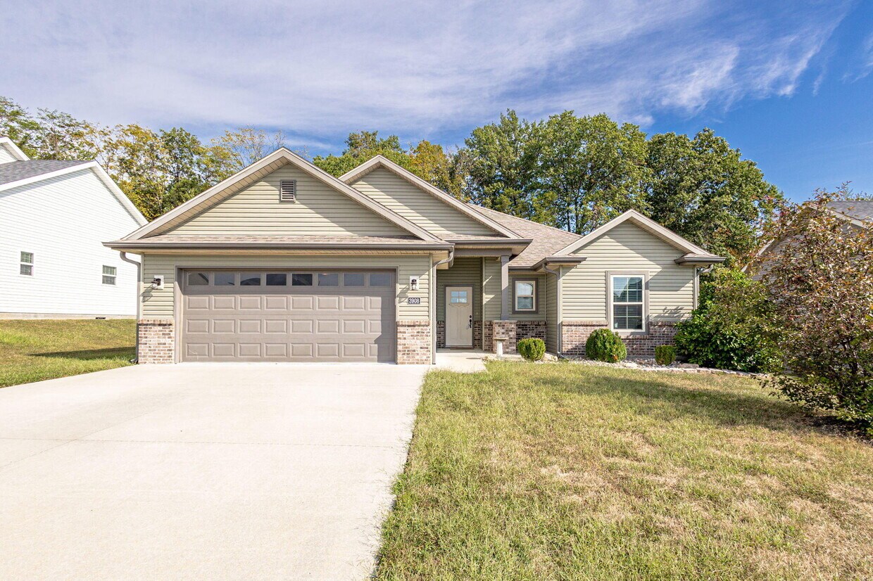Primary Photo - 3908 Clydesdale Dr