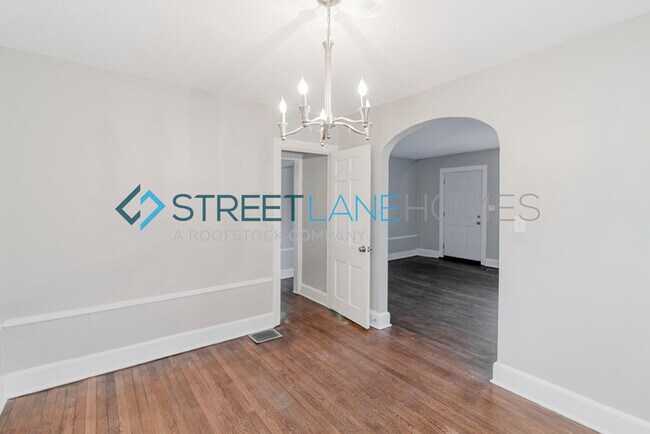 Building Photo - Charming 3 Bedroom in Birmingham!