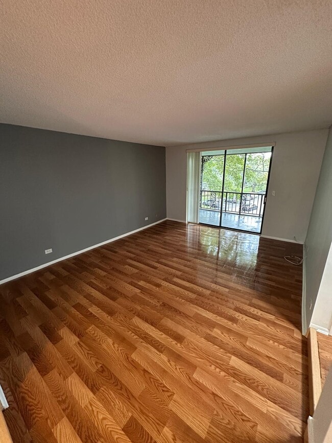 Building Photo - 3680 Inverrary Dr