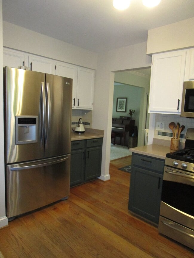 Building Photo - Amazing 4 Bedroom Single Family Home in Si...