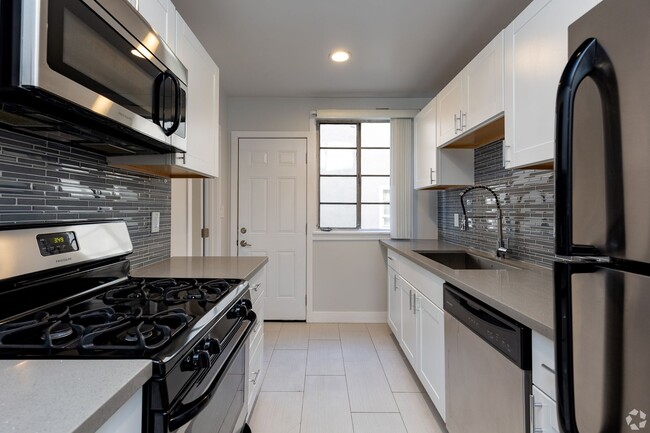 Building Photo - 970 N. Serrano Ave.