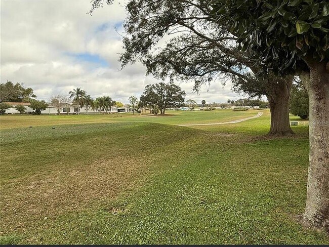 Foto del edificio - 1532 W Schwartz Blvd