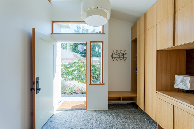 Building Photo - 3537 Beethoven St