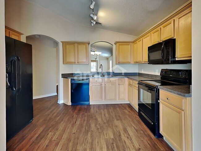 Foto del edificio - 8154 Canterbury Lake Blvd