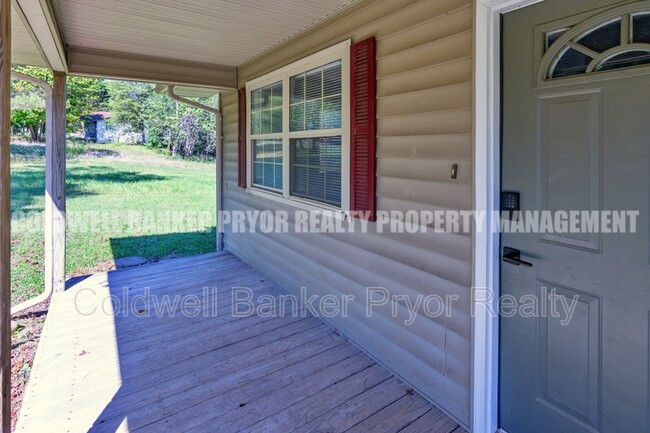 Building Photo - 150 Scenic Dr