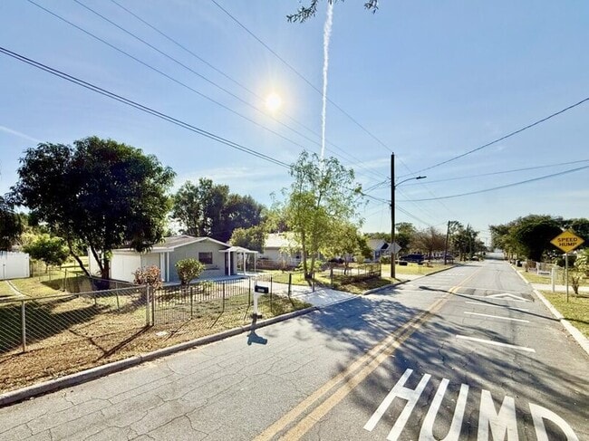 Building Photo - 1221 Jewel Ave