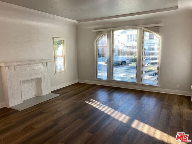Foto del edificio - 1110 Meadowbrook Ave