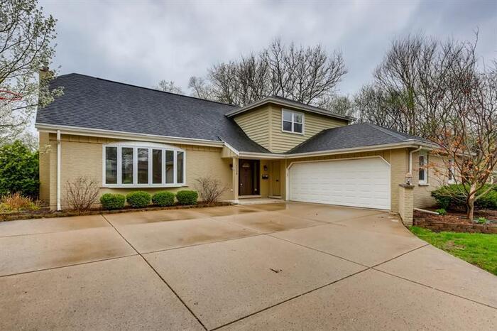 Foto principal - 1208 Elizabeth Ave, Naperville, IL, 60540