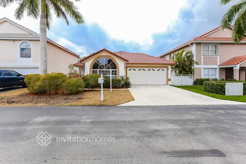 Primary Photo - 21311 Sawmill Ct