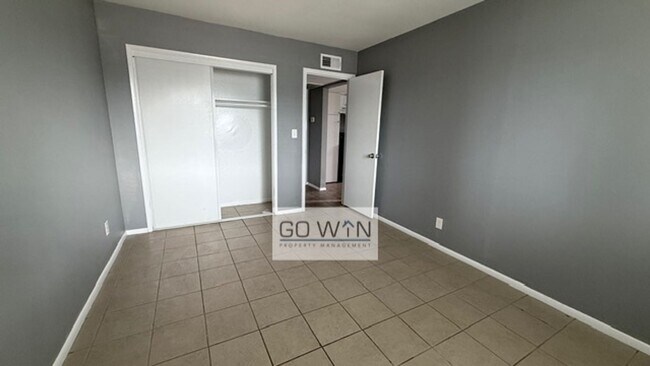 Foto del edificio - 245 S Allen