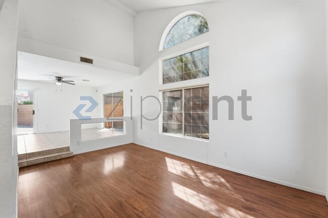 Building Photo - 17606 N 17th Pl