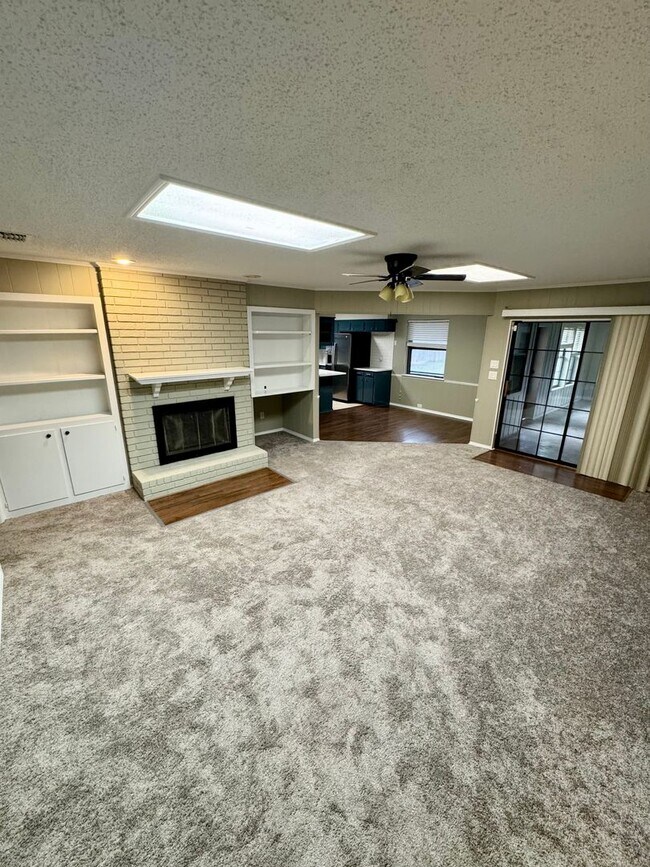 Foto del edificio - Golden Meadows Home!