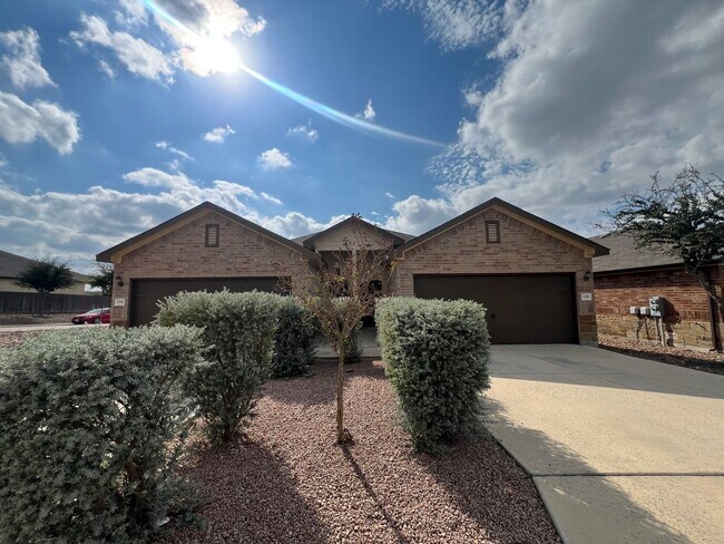 Foto del edificio - Luxury 3/2 duplex in NBTX