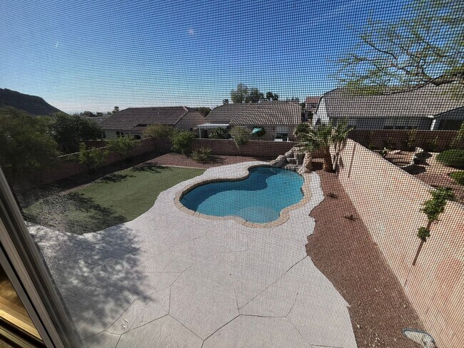 Building Photo - Stunning 5-Bedroom Home in Gated Community...
