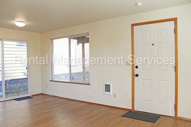 Building Photo - 548 NE Tillamook St