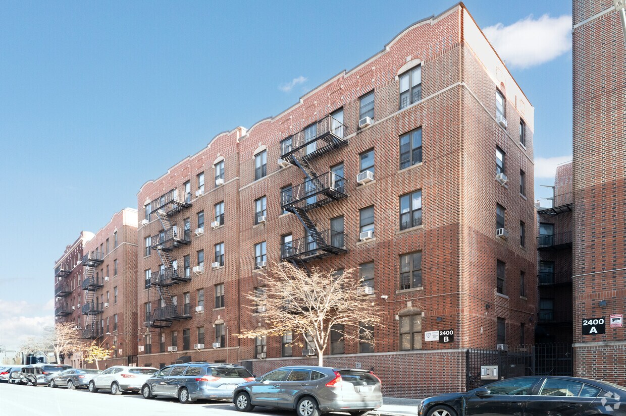 Building Photo - 2410 Davidson Ave