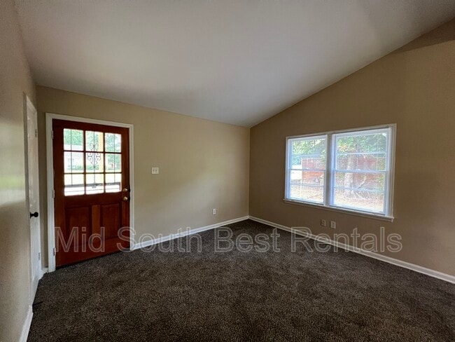 Building Photo - 2484 Monette Ave